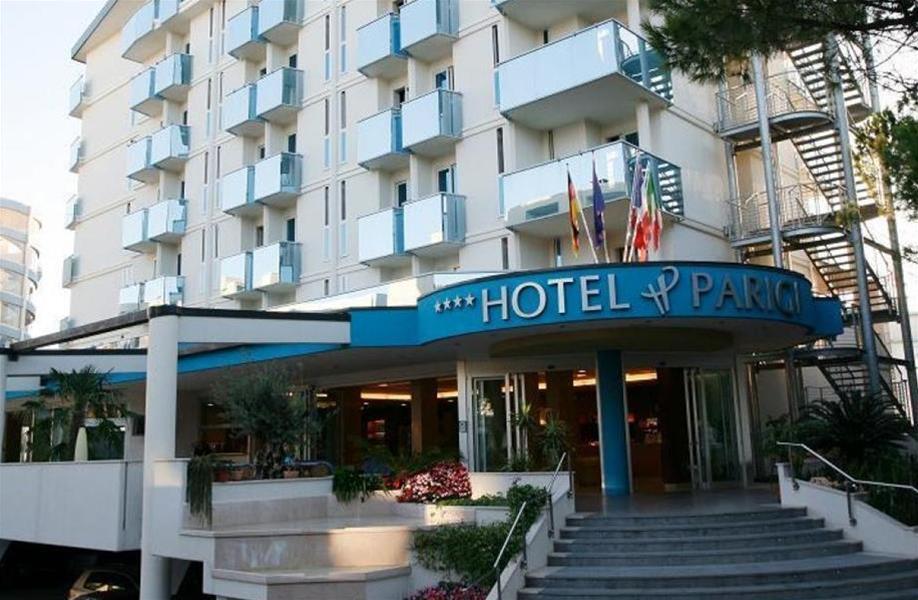 Hotel Parigi Бибионе Екстериор снимка