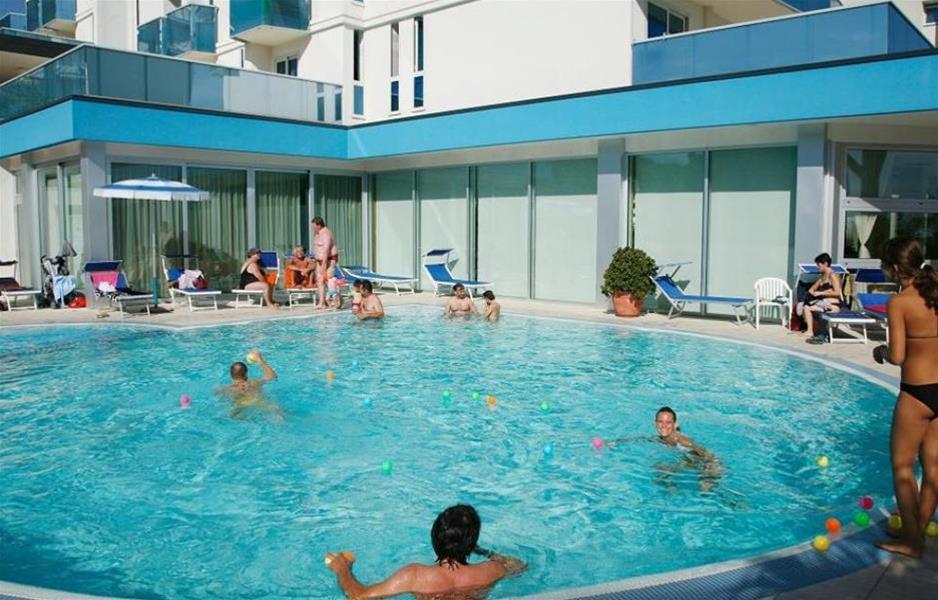 Hotel Parigi Бибионе Екстериор снимка